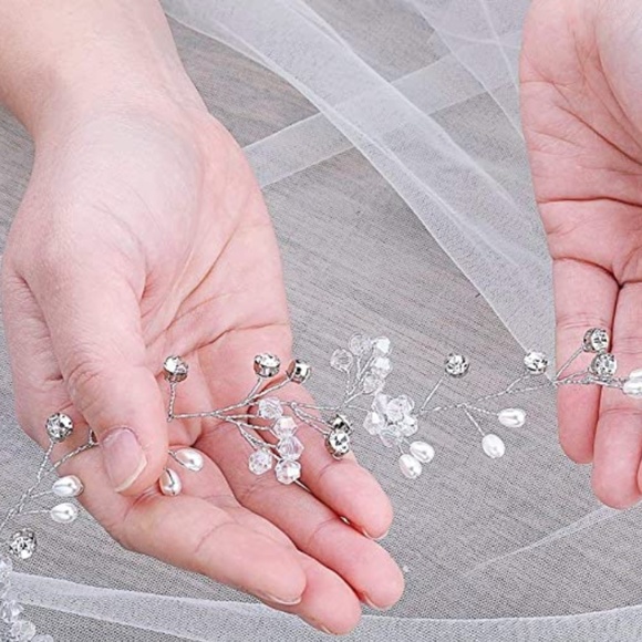 Wedding Hair Vine Long Bridal Headband Hair Accessories for Bride and Bride.